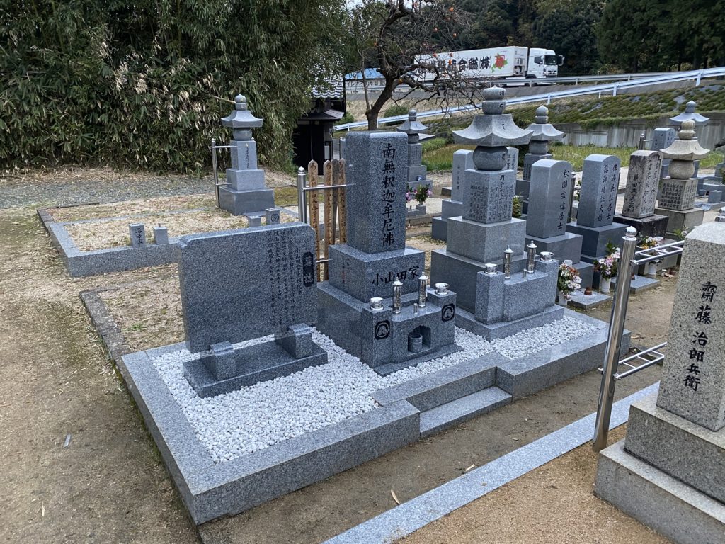 30502